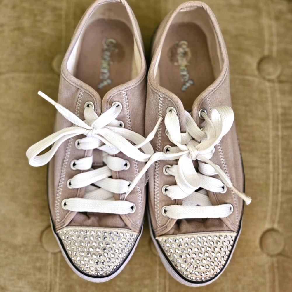 Skechers tan sneakers with bling at toes sz 9